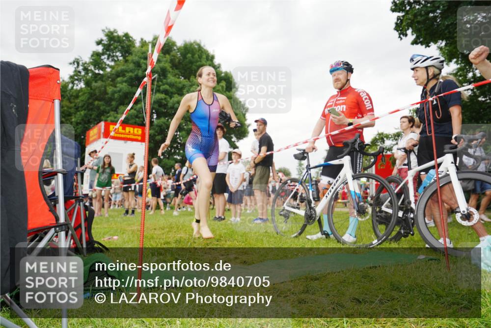 21.06.2026 - 29. Vierlanden-Triathlon LAZAROV Photography http://msf.ph/oto/9840705 21.06.2026 10:21:18 Schwimmen 576 meine-sportfotos.de