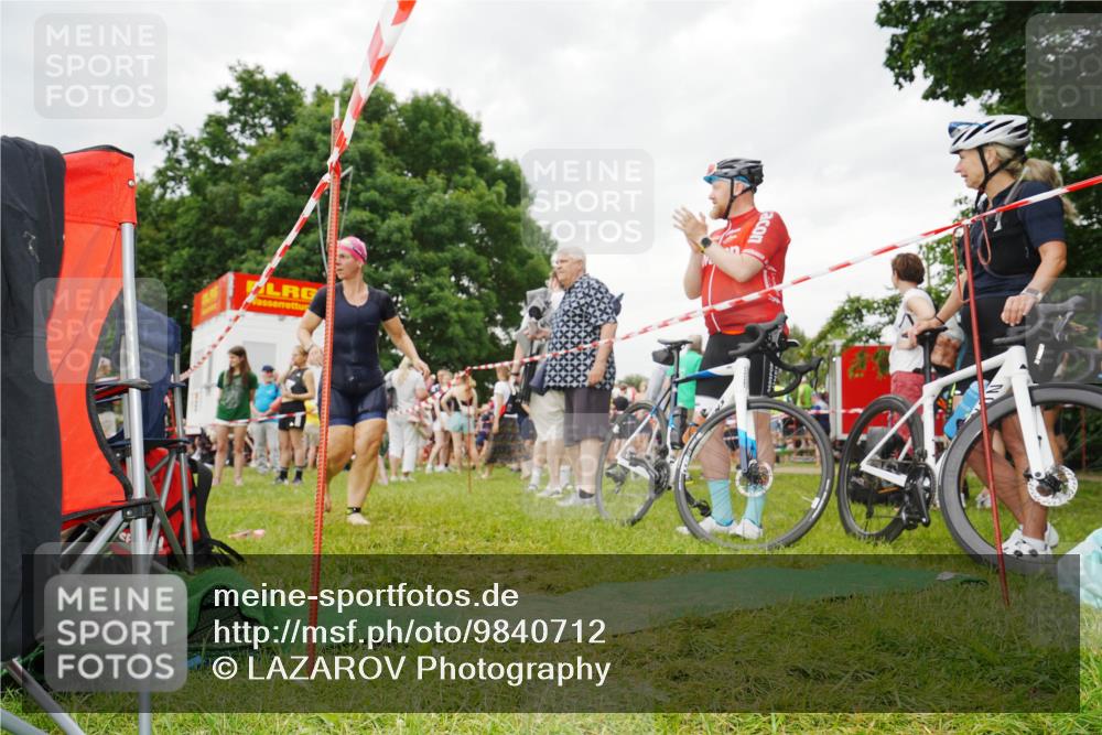 21.06.2026 - 29. Vierlanden-Triathlon LAZAROV Photography http://msf.ph/oto/9840712 21.06.2026 10:23:38 Schwimmen 504 meine-sportfotos.de