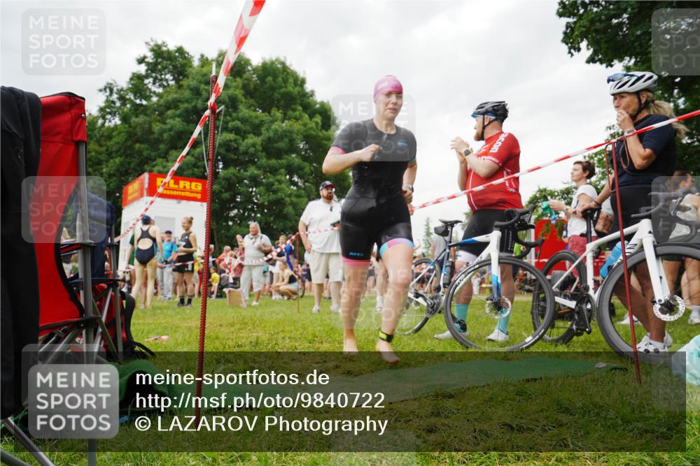 21.06.2026 - 29. Vierlanden-Triathlon LAZAROV Photography http://msf.ph/oto/9840722 21.06.2026 10:24:04 Schwimmen 560 meine-sportfotos.de