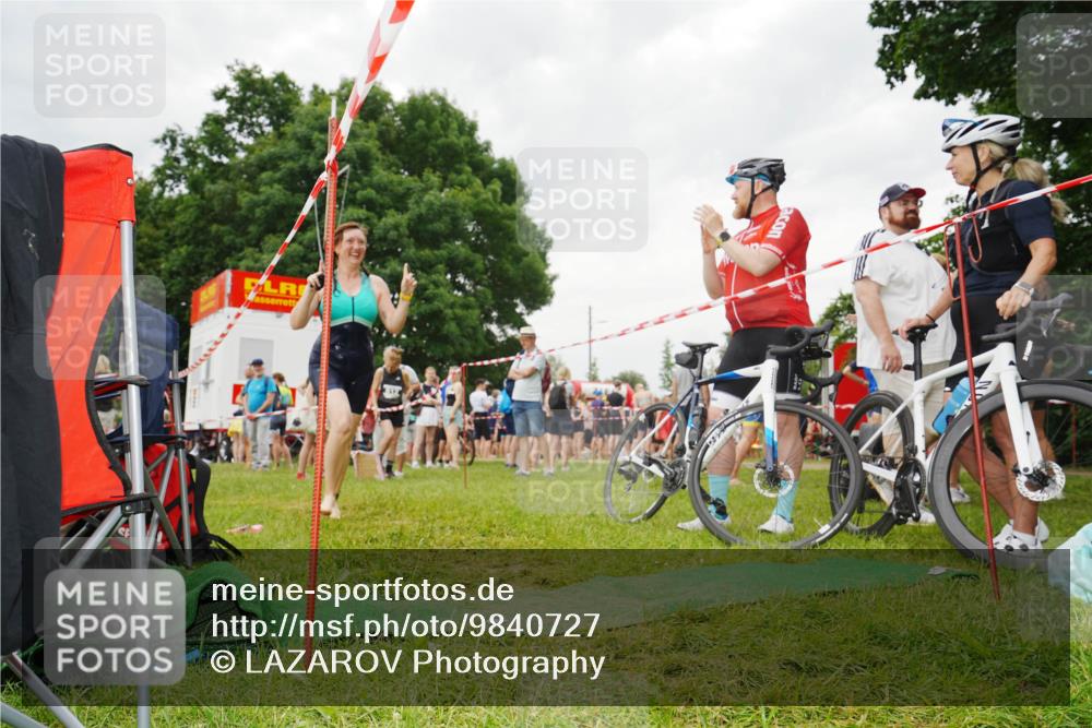 21.06.2026 - 29. Vierlanden-Triathlon LAZAROV Photography http://msf.ph/oto/9840727 21.06.2026 10:24:12 Schwimmen 560, 589, 611 meine-sportfotos.de