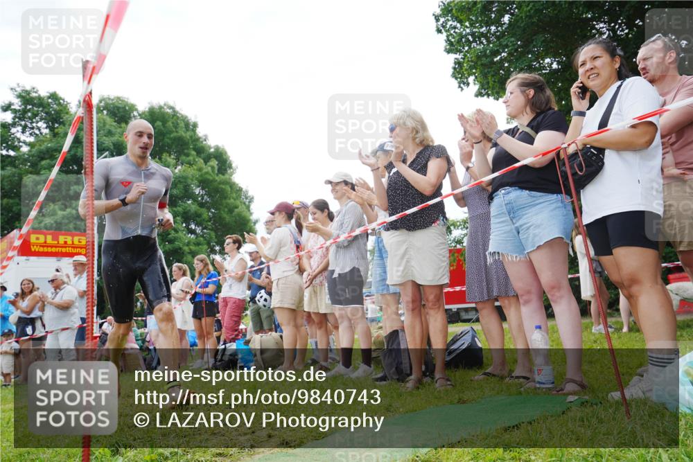 21.06.2026 - 29. Vierlanden-Triathlon LAZAROV Photography http://msf.ph/oto/9840743 21.06.2026 10:55:06 Schwimmen 97 meine-sportfotos.de