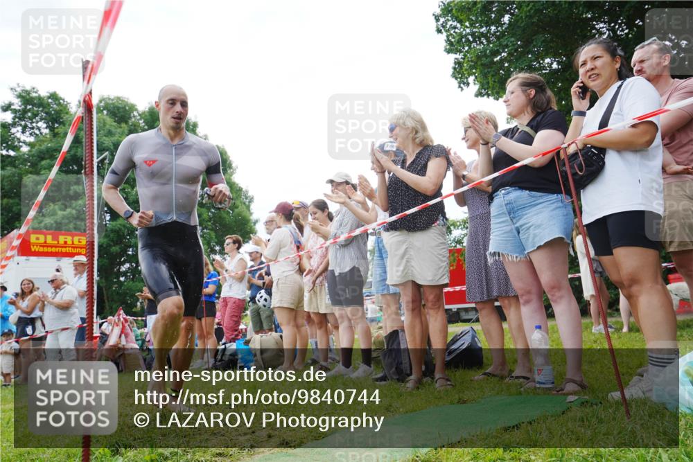 21.06.2026 - 29. Vierlanden-Triathlon LAZAROV Photography http://msf.ph/oto/9840744 21.06.2026 10:55:07 Schwimmen 97 meine-sportfotos.de