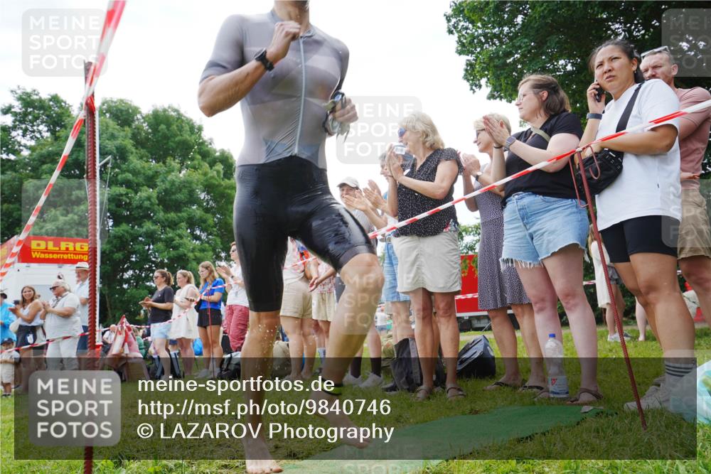 21.06.2026 - 29. Vierlanden-Triathlon LAZAROV Photography http://msf.ph/oto/9840746 21.06.2026 10:55:07 Schwimmen 97 meine-sportfotos.de