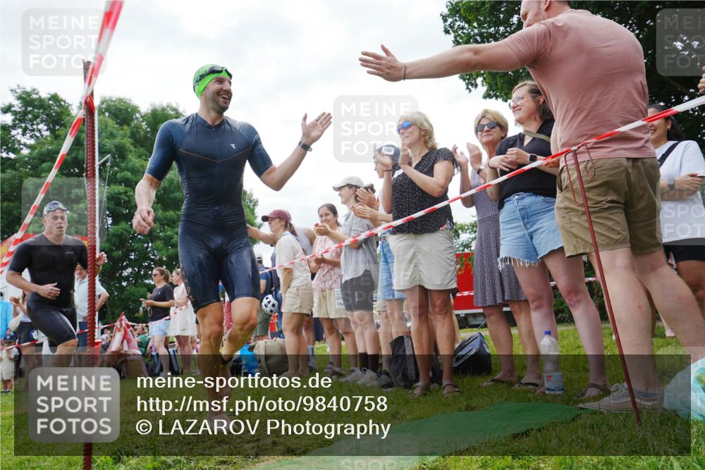 21.06.2026 - 29. Vierlanden-Triathlon LAZAROV Photography http://msf.ph/oto/9840758 21.06.2026 10:55:50 Schwimmen 637, 663, 739, 742, 753 meine-sportfotos.de