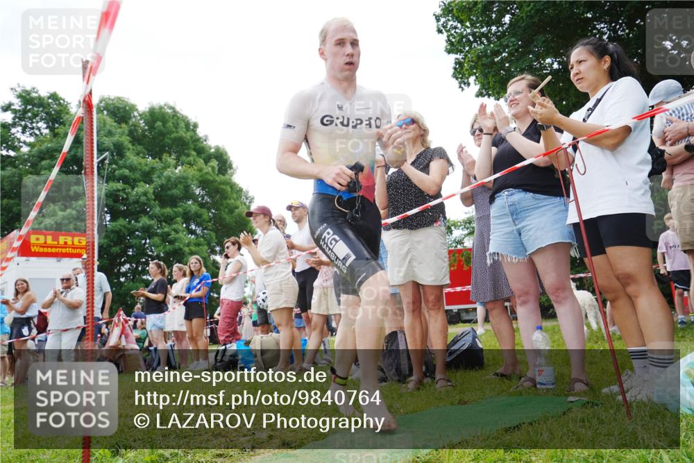21.06.2026 - 29. Vierlanden-Triathlon LAZAROV Photography http://msf.ph/oto/9840764 21.06.2026 10:56:35 Schwimmen 654 meine-sportfotos.de