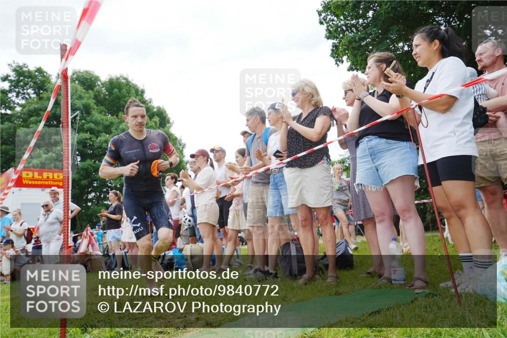 21.06.2026 - 29. Vierlanden-Triathlon LAZAROV Photography http://msf.ph/oto/9840772 21.06.2026 10:57:15 Schwimmen 701, 726, 740 meine-sportfotos.de