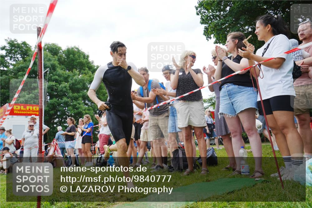 21.06.2026 - 29. Vierlanden-Triathlon LAZAROV Photography http://msf.ph/oto/9840777 21.06.2026 10:57:18 Schwimmen 701, 726, 740 meine-sportfotos.de