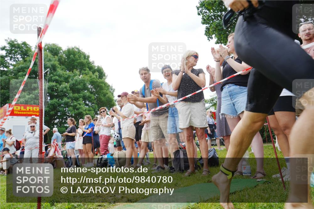 21.06.2026 - 29. Vierlanden-Triathlon LAZAROV Photography http://msf.ph/oto/9840780 21.06.2026 10:57:18 Schwimmen 701, 726, 740 meine-sportfotos.de