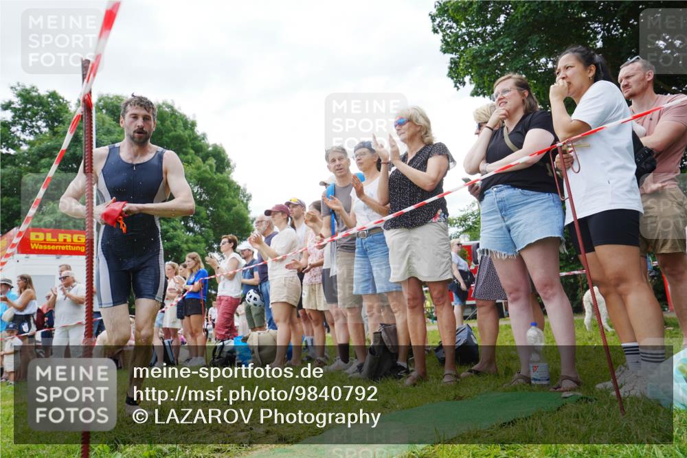 21.06.2026 - 29. Vierlanden-Triathlon LAZAROV Photography http://msf.ph/oto/9840792 21.06.2026 10:57:58 Schwimmen 689 meine-sportfotos.de