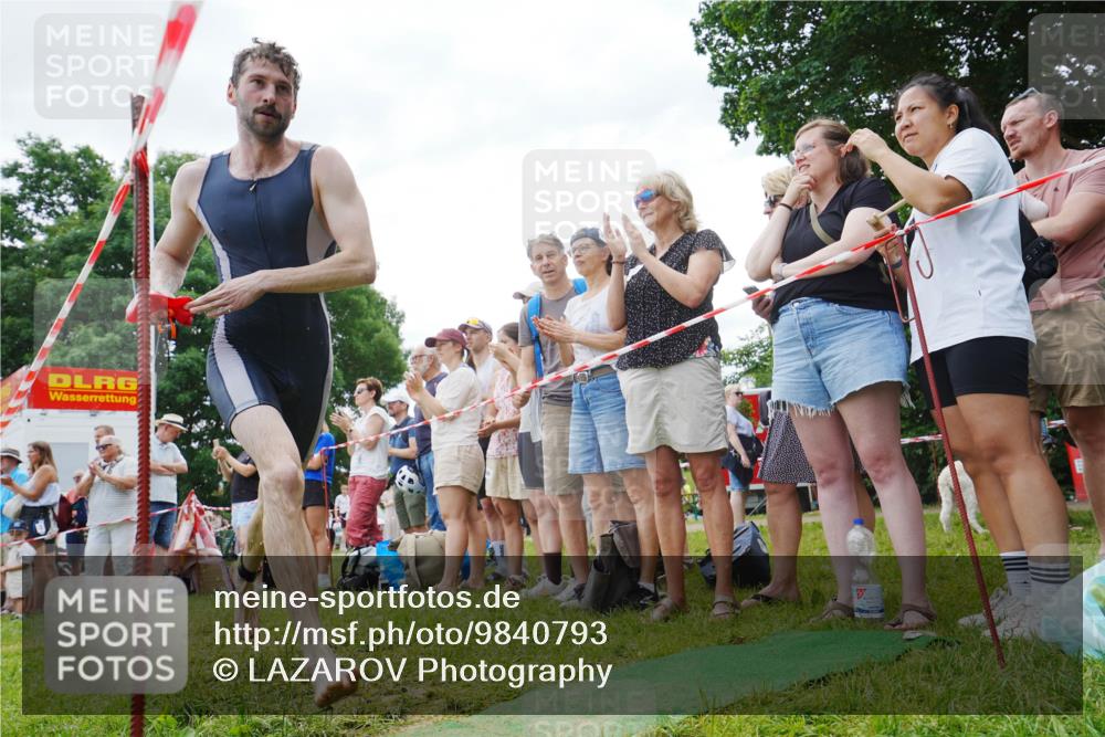 21.06.2026 - 29. Vierlanden-Triathlon LAZAROV Photography http://msf.ph/oto/9840793 21.06.2026 10:57:58 Schwimmen 689 meine-sportfotos.de