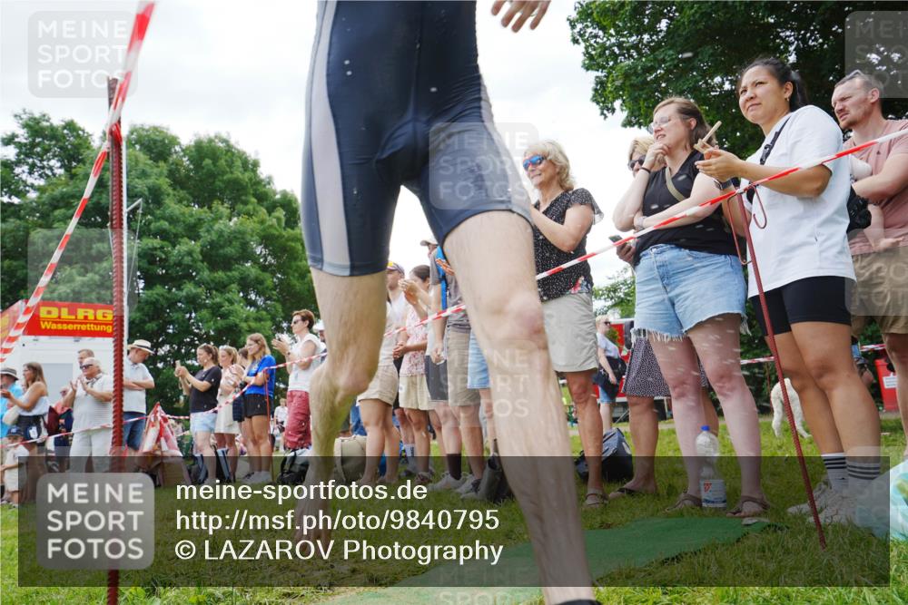 21.06.2026 - 29. Vierlanden-Triathlon LAZAROV Photography http://msf.ph/oto/9840795 21.06.2026 10:57:59 Schwimmen 650, 689 meine-sportfotos.de