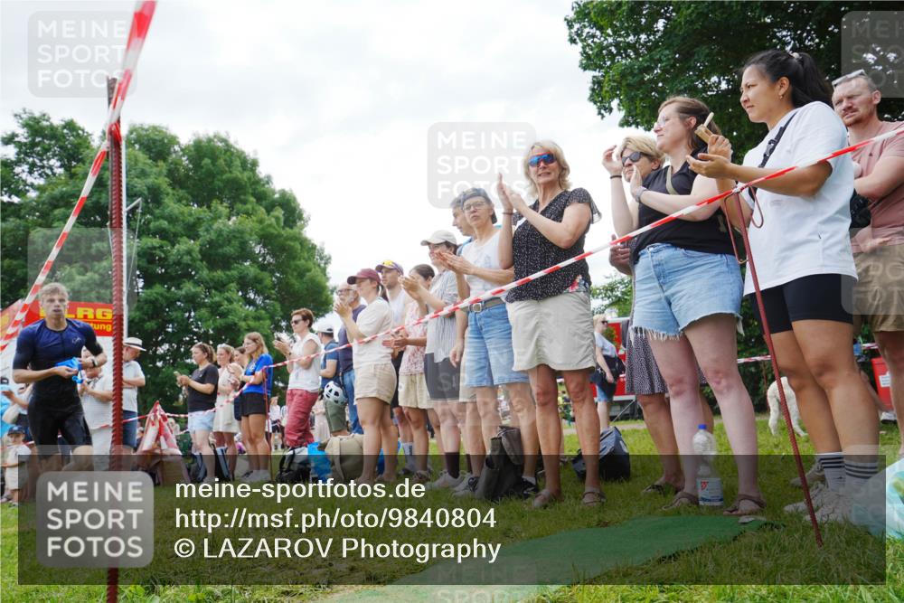 21.06.2026 - 29. Vierlanden-Triathlon LAZAROV Photography http://msf.ph/oto/9840804 21.06.2026 10:58:01 Schwimmen 650, 689 meine-sportfotos.de