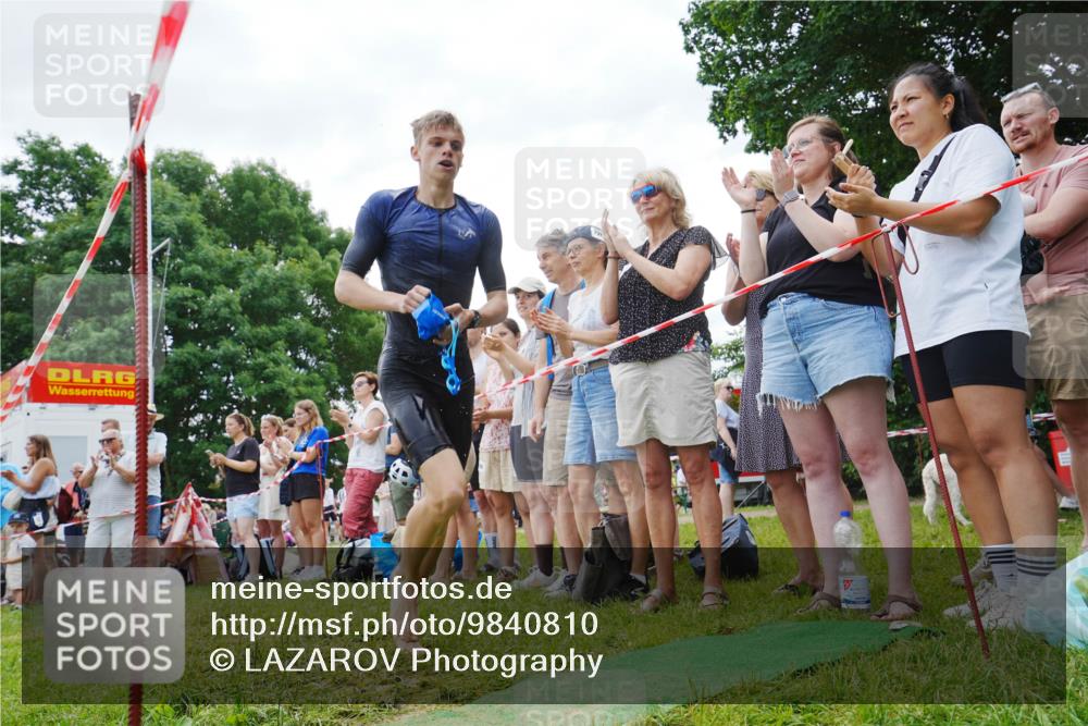 21.06.2026 - 29. Vierlanden-Triathlon LAZAROV Photography http://msf.ph/oto/9840810 21.06.2026 10:58:02 Schwimmen 650, 689 meine-sportfotos.de