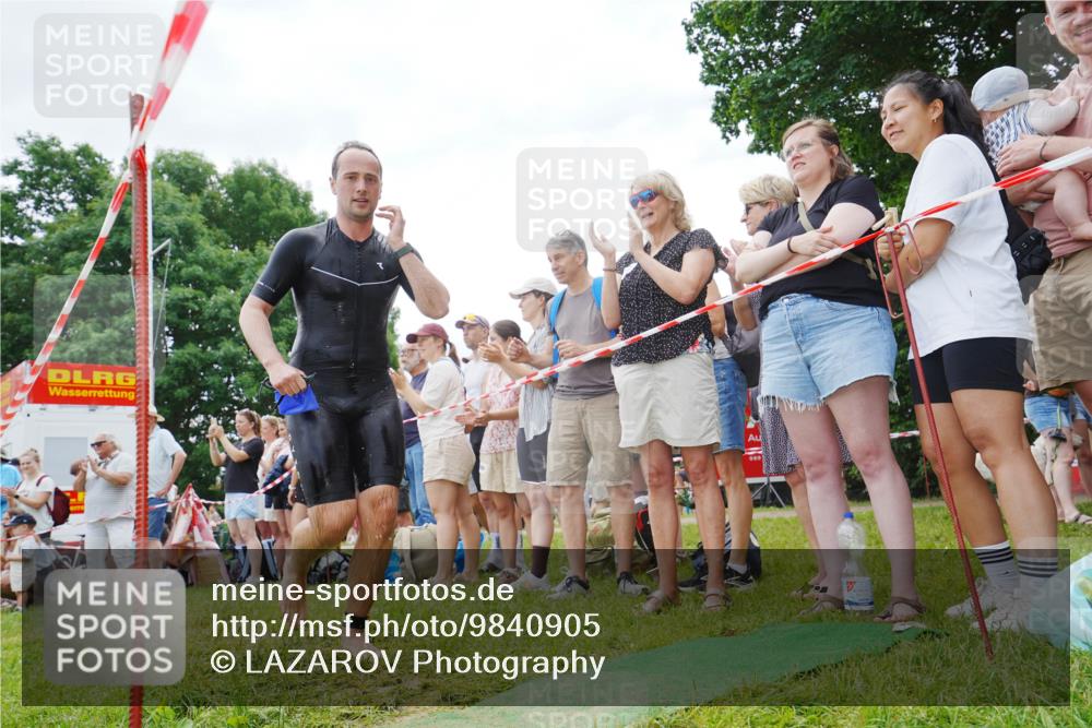 21.06.2026 - 29. Vierlanden-Triathlon LAZAROV Photography http://msf.ph/oto/9840905 21.06.2026 10:58:43 Schwimmen 675, 721 meine-sportfotos.de