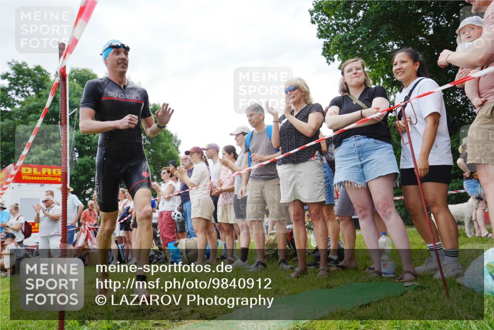 21.06.2026 - 29. Vierlanden-Triathlon LAZAROV Photography http://msf.ph/oto/9840912 21.06.2026 10:58:45 Schwimmen 630, 675, 721 meine-sportfotos.de