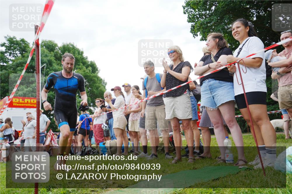 21.06.2026 - 29. Vierlanden-Triathlon LAZAROV Photography http://msf.ph/oto/9840939 21.06.2026 10:58:53 Schwimmen 630, 681, 699, 721, 745 meine-sportfotos.de