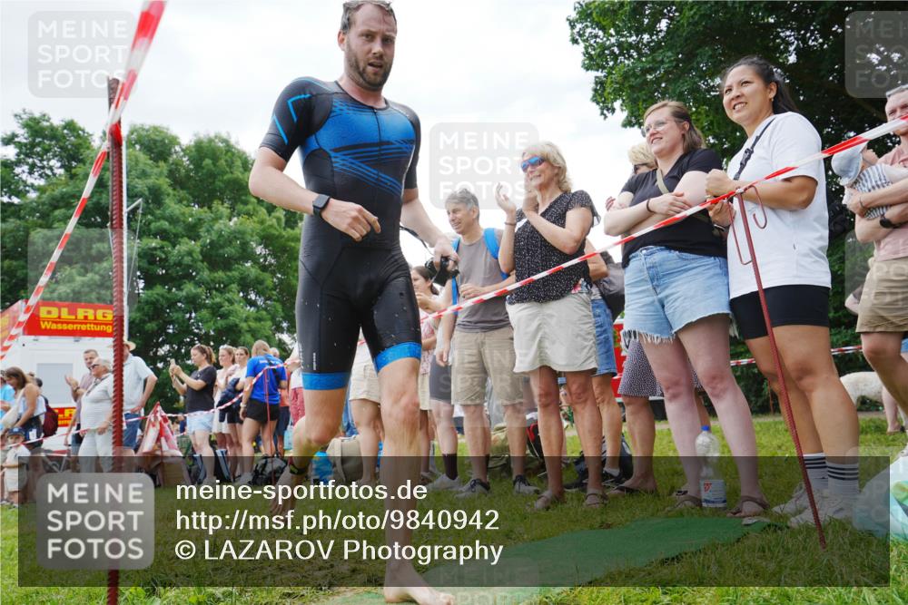 21.06.2026 - 29. Vierlanden-Triathlon LAZAROV Photography http://msf.ph/oto/9840942 21.06.2026 10:58:53 Schwimmen 630, 681, 699, 721, 745 meine-sportfotos.de