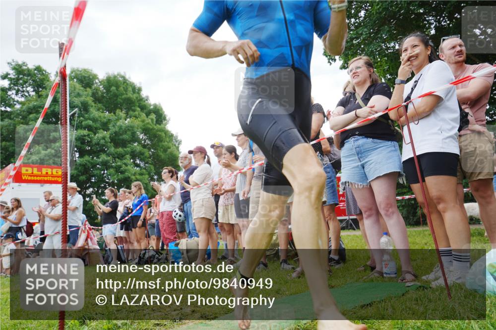 21.06.2026 - 29. Vierlanden-Triathlon LAZAROV Photography http://msf.ph/oto/9840949 21.06.2026 10:59:02 Schwimmen 653, 681 meine-sportfotos.de