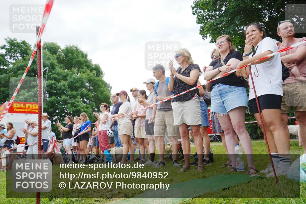 21.06.2026 - 29. Vierlanden-Triathlon LAZAROV Photography http://msf.ph/oto/9840952 21.06.2026 10:59:03 Schwimmen 653 meine-sportfotos.de