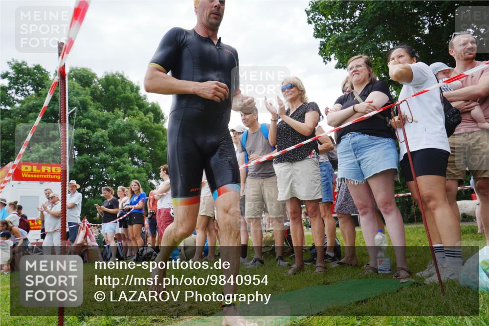 21.06.2026 - 29. Vierlanden-Triathlon LAZAROV Photography http://msf.ph/oto/9840954 21.06.2026 10:59:08 Schwimmen 647, 653 meine-sportfotos.de