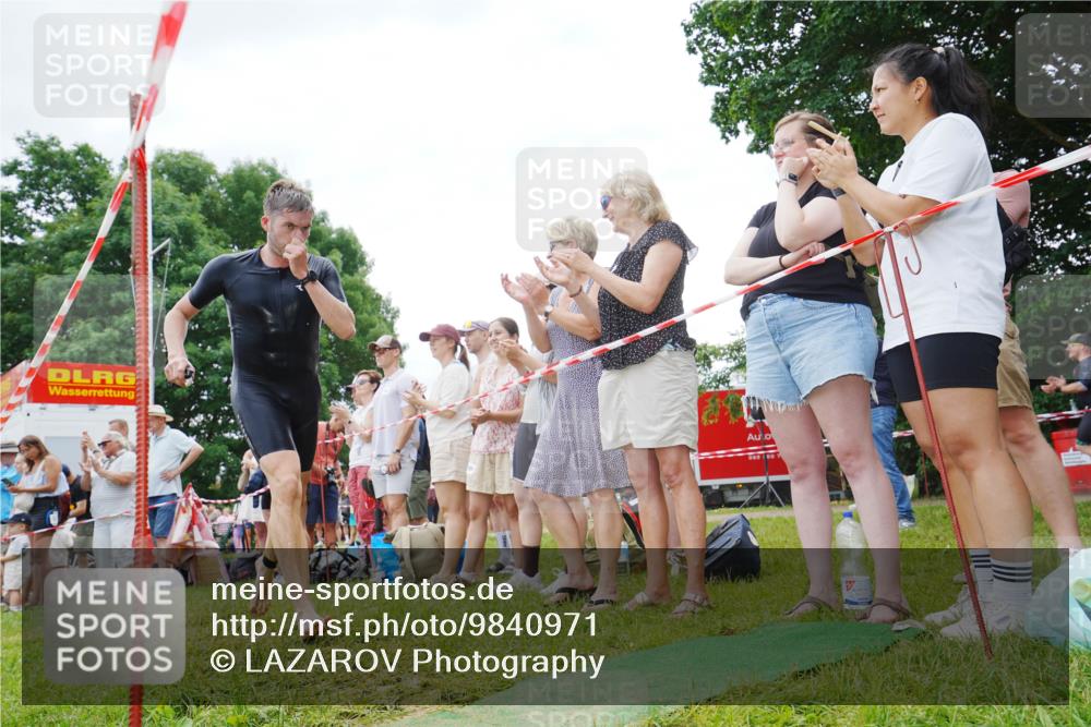 21.06.2026 - 29. Vierlanden-Triathlon LAZAROV Photography http://msf.ph/oto/9840971 21.06.2026 11:00:33 Schwimmen 696 meine-sportfotos.de