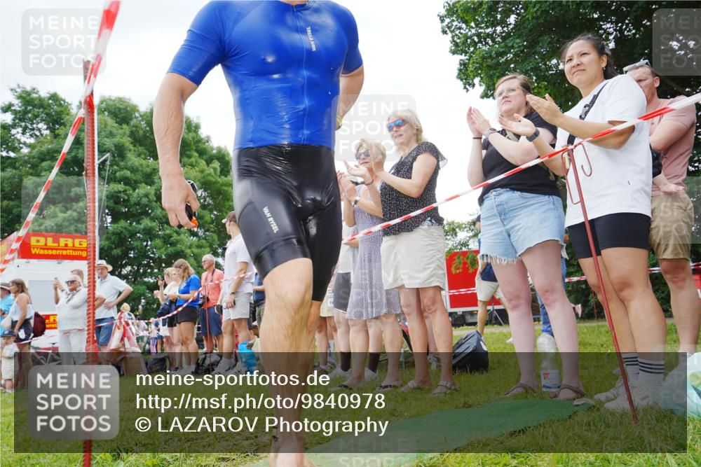 21.06.2026 - 29. Vierlanden-Triathlon LAZAROV Photography http://msf.ph/oto/9840978 21.06.2026 11:00:44 Schwimmen 712, 746 meine-sportfotos.de