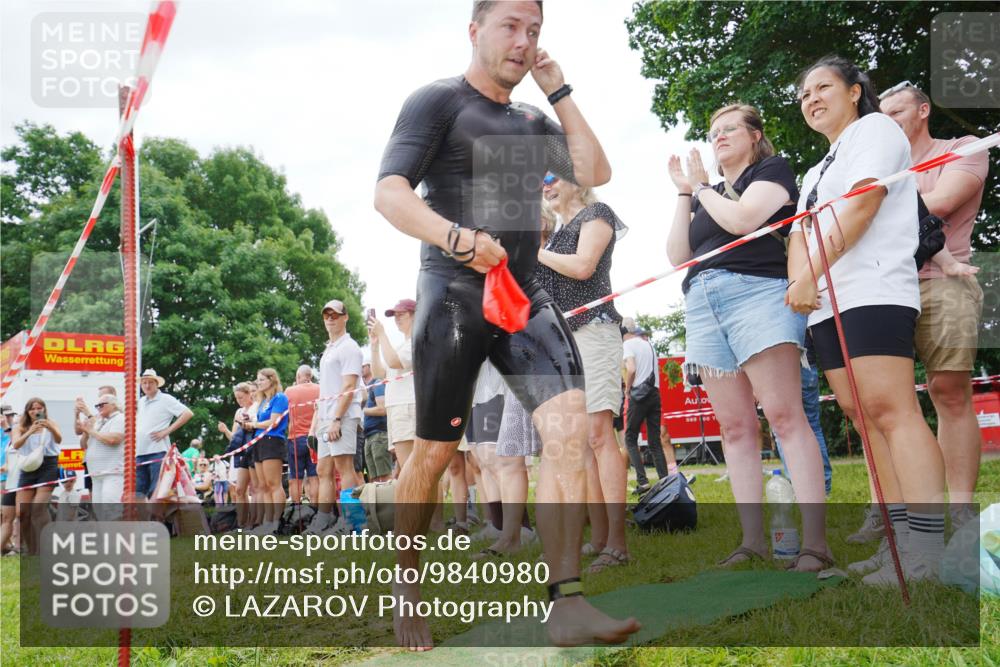 21.06.2026 - 29. Vierlanden-Triathlon LAZAROV Photography http://msf.ph/oto/9840980 21.06.2026 11:01:15 Schwimmen 709 meine-sportfotos.de