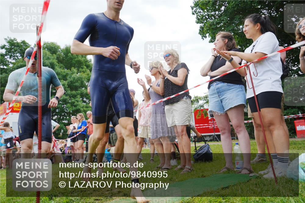 21.06.2026 - 29. Vierlanden-Triathlon LAZAROV Photography http://msf.ph/oto/9840995 21.06.2026 11:01:58 Schwimmen 641, 644, 707 meine-sportfotos.de