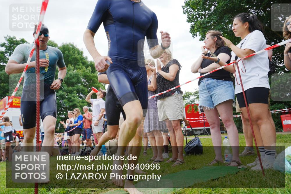 21.06.2026 - 29. Vierlanden-Triathlon LAZAROV Photography http://msf.ph/oto/9840996 21.06.2026 11:01:58 Schwimmen 641, 644, 707 meine-sportfotos.de