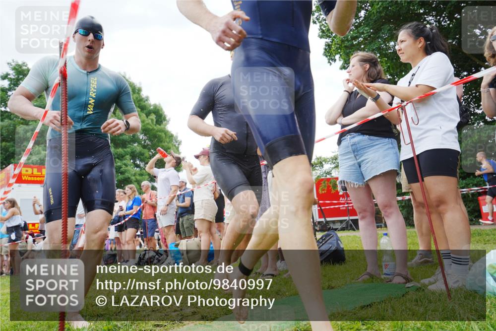 21.06.2026 - 29. Vierlanden-Triathlon LAZAROV Photography http://msf.ph/oto/9840997 21.06.2026 11:01:58 Schwimmen 641, 644, 707 meine-sportfotos.de