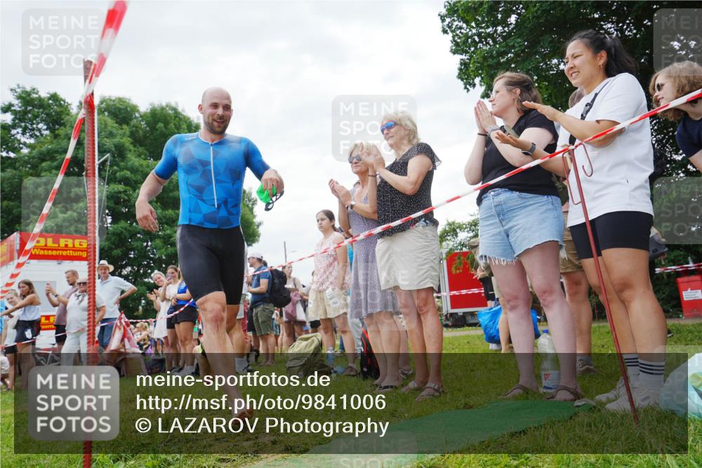 21.06.2026 - 29. Vierlanden-Triathlon LAZAROV Photography http://msf.ph/oto/9841006 21.06.2026 11:02:22 Schwimmen 643, 652, 693, 716, 729 meine-sportfotos.de