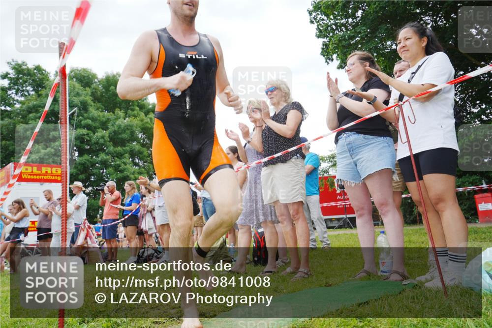 21.06.2026 - 29. Vierlanden-Triathlon LAZAROV Photography http://msf.ph/oto/9841008 21.06.2026 11:02:52 Schwimmen 720 meine-sportfotos.de