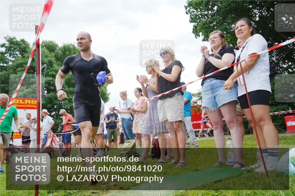 21.06.2026 - 29. Vierlanden-Triathlon LAZAROV Photography http://msf.ph/oto/9841020 21.06.2026 11:02:59 Schwimmen 659, 688, 720, 757 meine-sportfotos.de
