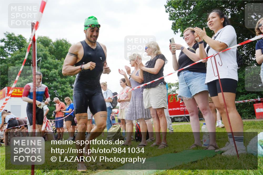 21.06.2026 - 29. Vierlanden-Triathlon LAZAROV Photography http://msf.ph/oto/9841034 21.06.2026 11:03:15 Schwimmen 703, 713 meine-sportfotos.de