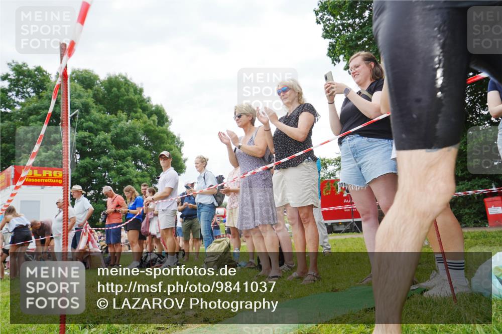 21.06.2026 - 29. Vierlanden-Triathlon LAZAROV Photography http://msf.ph/oto/9841037 21.06.2026 11:03:17 Schwimmen 703, 713 meine-sportfotos.de