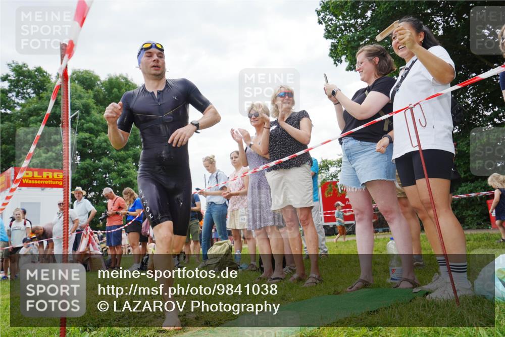 21.06.2026 - 29. Vierlanden-Triathlon LAZAROV Photography http://msf.ph/oto/9841038 21.06.2026 11:03:24 Schwimmen 695, 703, 713 meine-sportfotos.de