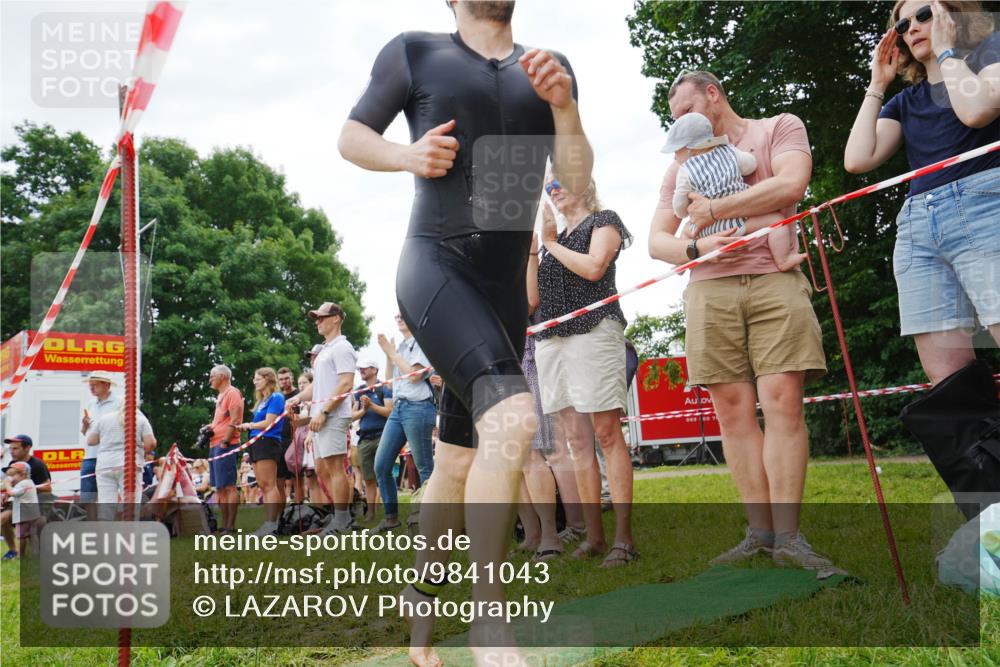 21.06.2026 - 29. Vierlanden-Triathlon LAZAROV Photography http://msf.ph/oto/9841043 21.06.2026 11:04:14 Schwimmen 655, 734 meine-sportfotos.de