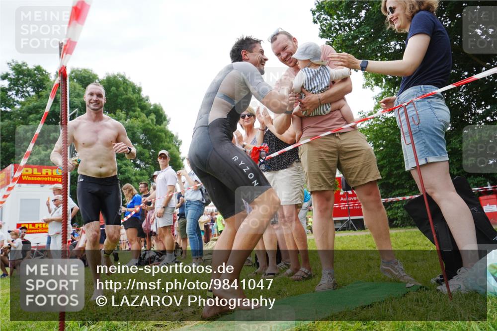 21.06.2026 - 29. Vierlanden-Triathlon LAZAROV Photography http://msf.ph/oto/9841047 21.06.2026 11:04:24 Schwimmen 632, 672 meine-sportfotos.de