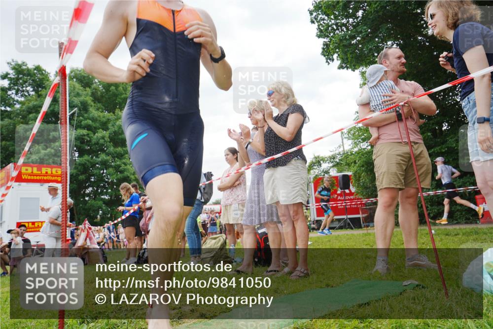 21.06.2026 - 29. Vierlanden-Triathlon LAZAROV Photography http://msf.ph/oto/9841050 21.06.2026 11:04:35 Schwimmen 17, 687 meine-sportfotos.de
