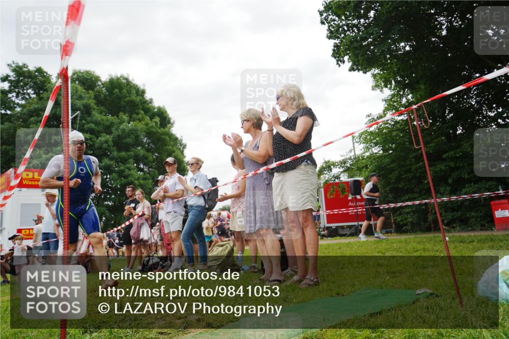 21.06.2026 - 29. Vierlanden-Triathlon LAZAROV Photography http://msf.ph/oto/9841053 21.06.2026 11:04:53 Schwimmen 733, 822 meine-sportfotos.de