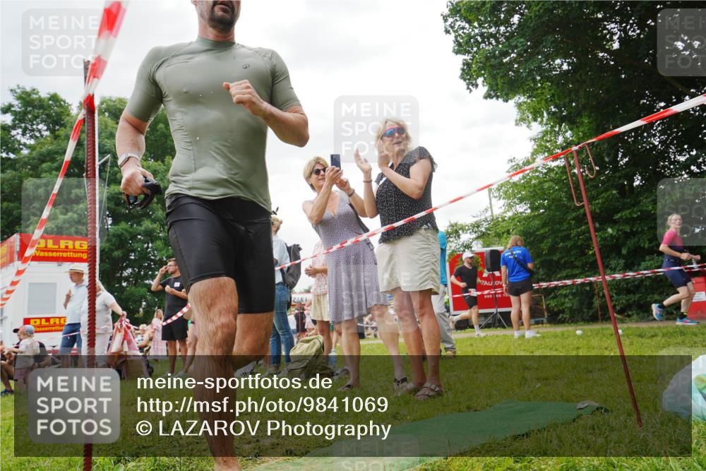 21.06.2026 - 29. Vierlanden-Triathlon LAZAROV Photography http://msf.ph/oto/9841069 21.06.2026 11:06:50 Schwimmen 635, 664, 717, 737 meine-sportfotos.de