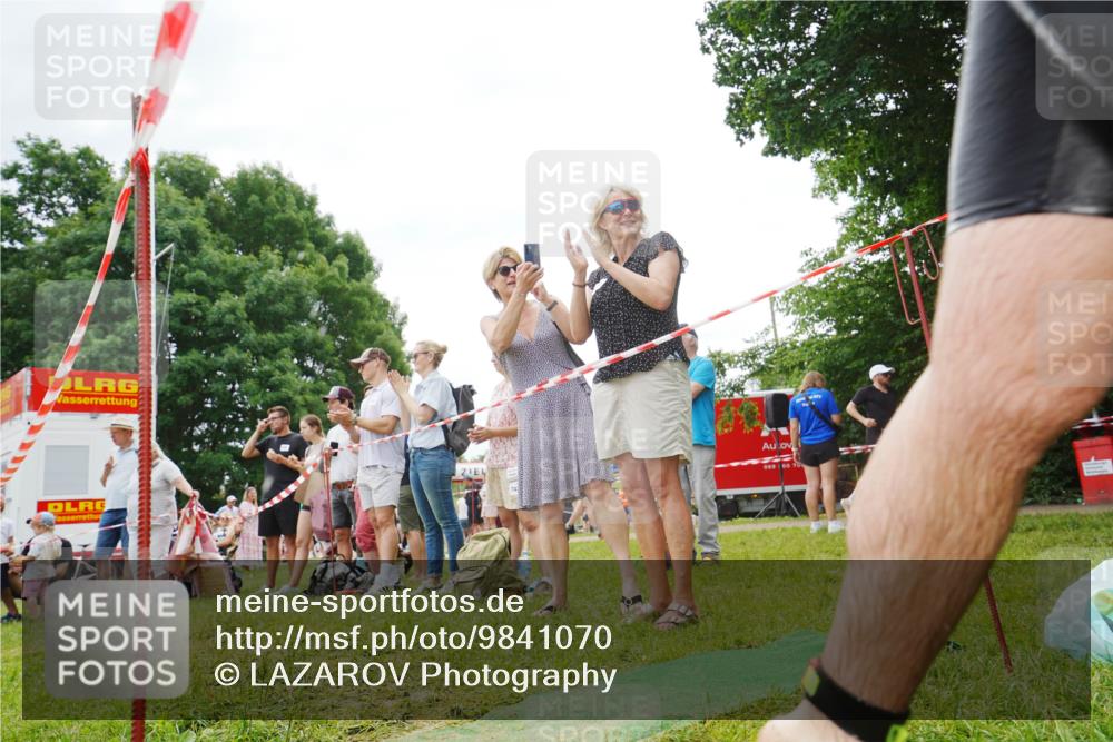 21.06.2026 - 29. Vierlanden-Triathlon LAZAROV Photography http://msf.ph/oto/9841070 21.06.2026 11:06:50 Schwimmen 635, 664, 717, 737 meine-sportfotos.de