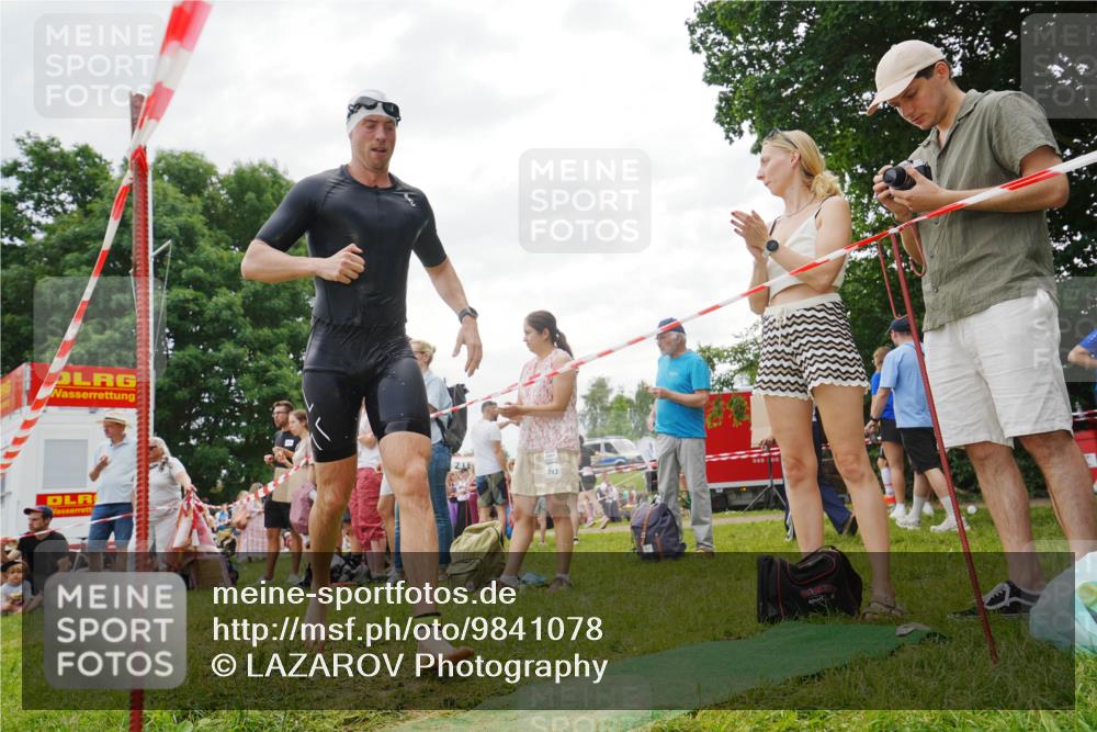 21.06.2026 - 29. Vierlanden-Triathlon LAZAROV Photography http://msf.ph/oto/9841078 21.06.2026 11:08:21 Schwimmen 658, 735, 1358 meine-sportfotos.de