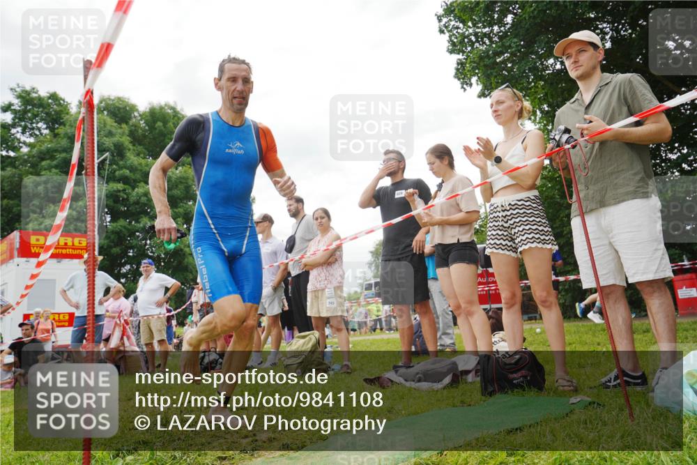 21.06.2026 - 29. Vierlanden-Triathlon LAZAROV Photography http://msf.ph/oto/9841108 21.06.2026 11:11:26 Schwimmen 692, 750, 808, 811 meine-sportfotos.de