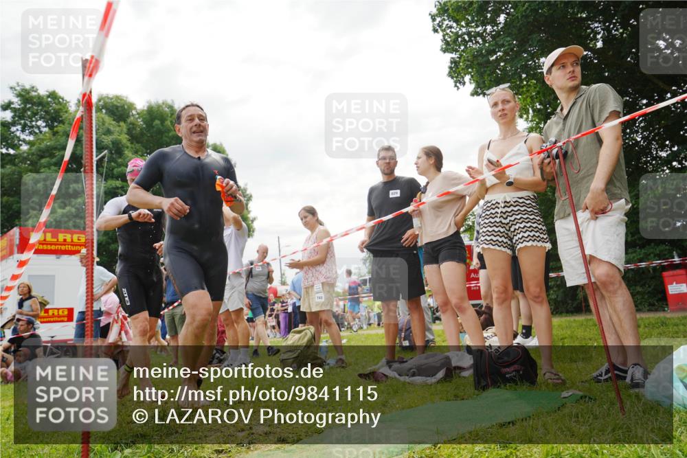 21.06.2026 - 29. Vierlanden-Triathlon LAZAROV Photography http://msf.ph/oto/9841115 21.06.2026 11:12:26 Schwimmen 763, 813 meine-sportfotos.de