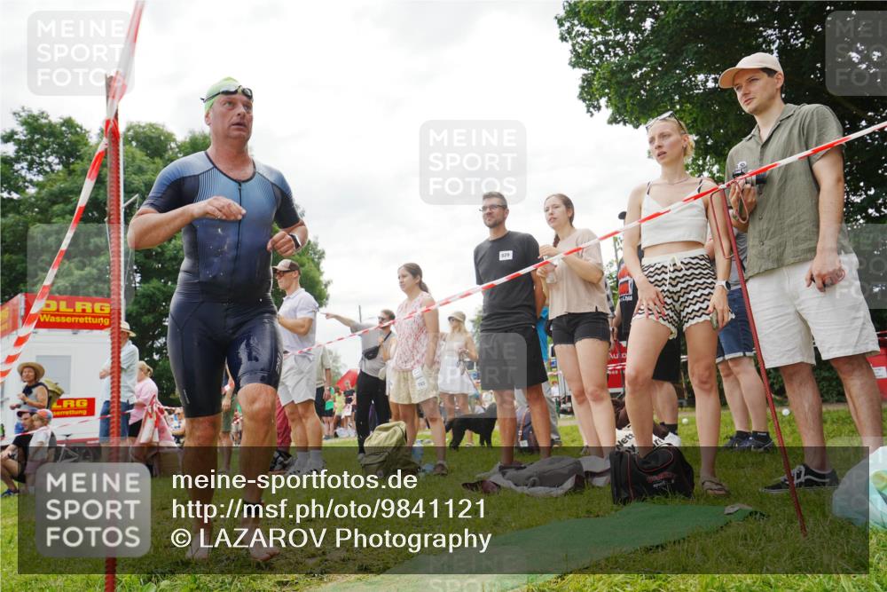 21.06.2026 - 29. Vierlanden-Triathlon LAZAROV Photography http://msf.ph/oto/9841121 21.06.2026 11:13:01 Schwimmen 752, 795 meine-sportfotos.de