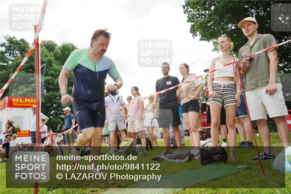 21.06.2026 - 29. Vierlanden-Triathlon LAZAROV Photography http://msf.ph/oto/9841122 21.06.2026 11:13:09 Schwimmen 629, 795 meine-sportfotos.de
