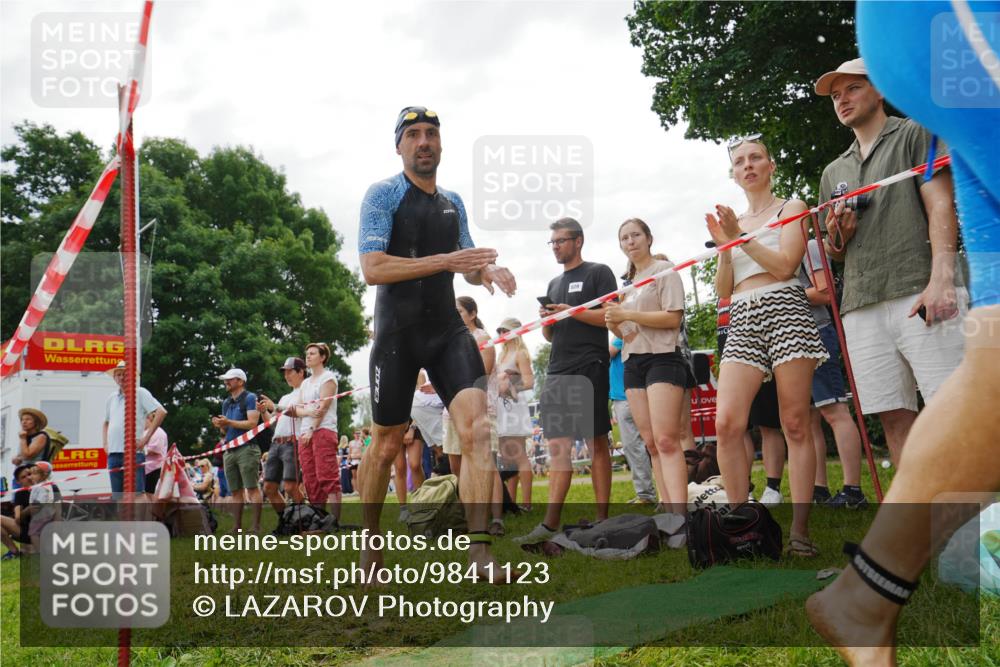 21.06.2026 - 29. Vierlanden-Triathlon LAZAROV Photography http://msf.ph/oto/9841123 21.06.2026 11:13:22 Schwimmen 779, 780, 785 meine-sportfotos.de