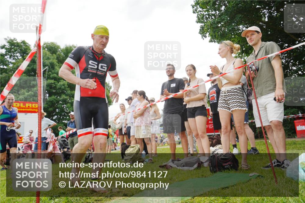 21.06.2026 - 29. Vierlanden-Triathlon LAZAROV Photography http://msf.ph/oto/9841127 21.06.2026 11:13:45 Schwimmen 809, 819, 825 meine-sportfotos.de