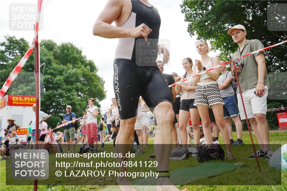 21.06.2026 - 29. Vierlanden-Triathlon LAZAROV Photography http://msf.ph/oto/9841129 21.06.2026 11:13:48 Schwimmen 809, 819, 825 meine-sportfotos.de